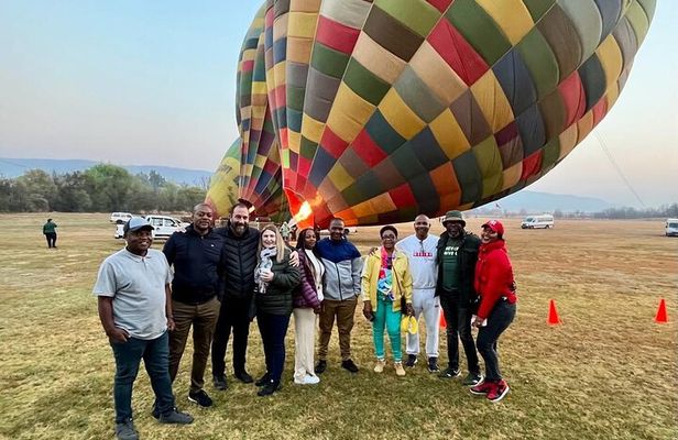Early Morning Balloon Safari with Breakfast from Magaliesburg