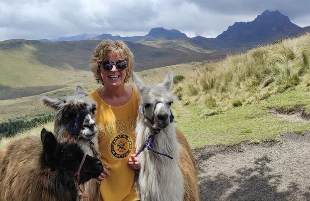 Quito Skyline & Equator Private Tour