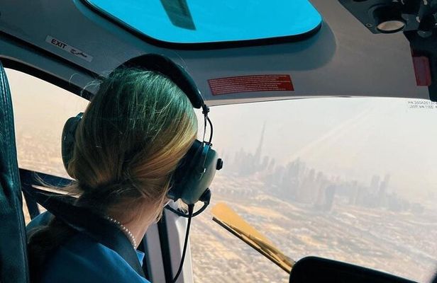 Dubai: Sightseeing from the Sky – Helicopter Tour 17 Minutes