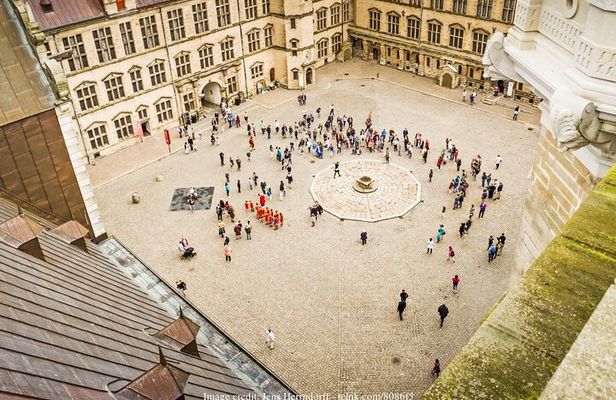 Frederiksborg & Kronborg Castles: Private Day Trip