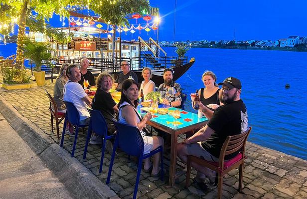 HOI AN Sunset Food Tour - Night Market - Lantern Streets