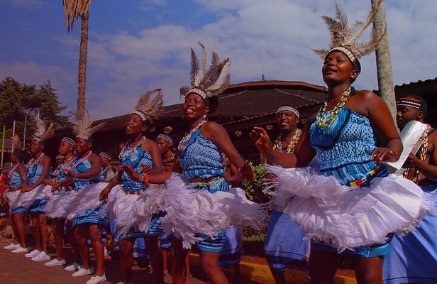 Private Afternoon Tour to Bomas of Kenya