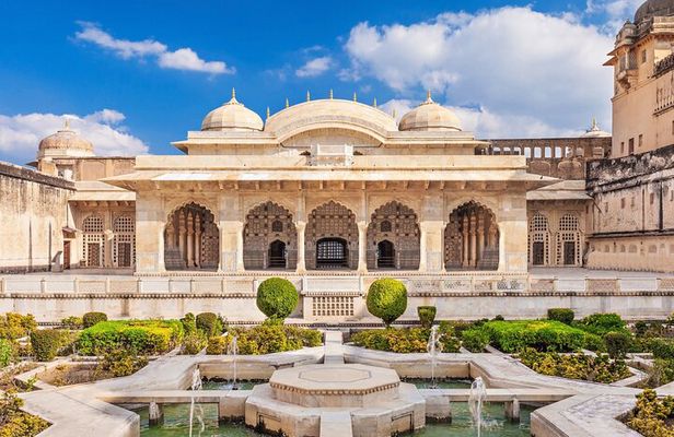 Jaipur: Half day tour of Amer Fort & Nahargarh Fort by Car