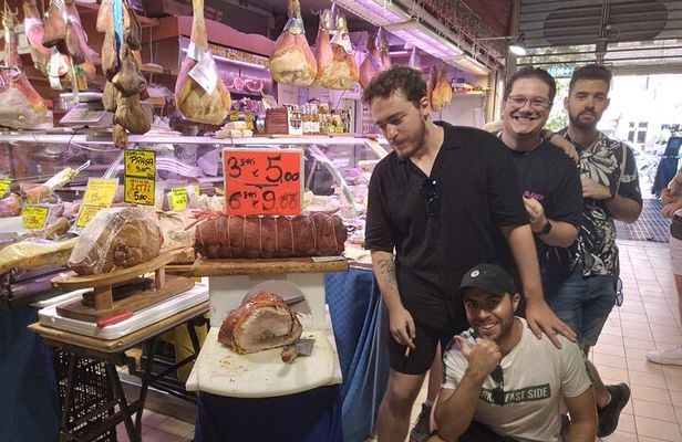Vatican Street Food Tour and Wine Experience with Local Guide