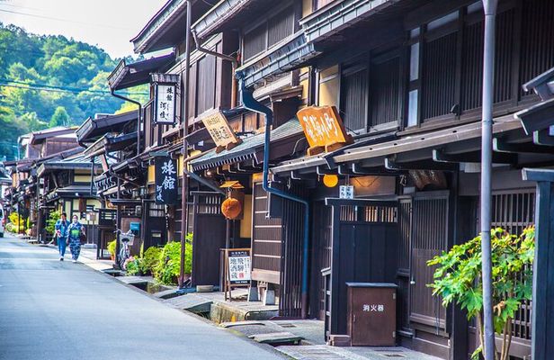 Nagoya: Hida Takayama & Shirakawa-go Bus Tour w/Optional Lunch