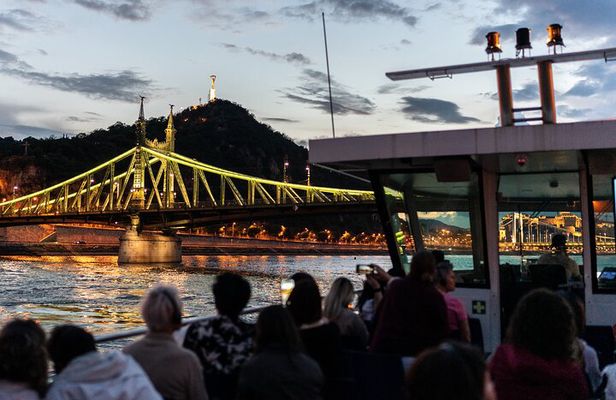 Budapest Danube River Sightseeing Night Cruise with Drinks