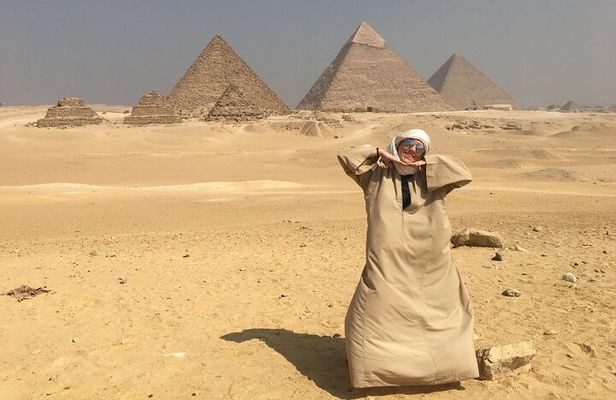 Private Guided Tour to Pyramids of Giza and Sphinx
