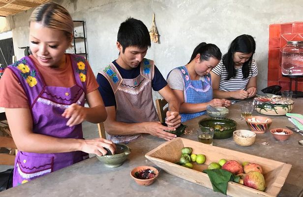 Cooking class with a traditional Oaxacan cook