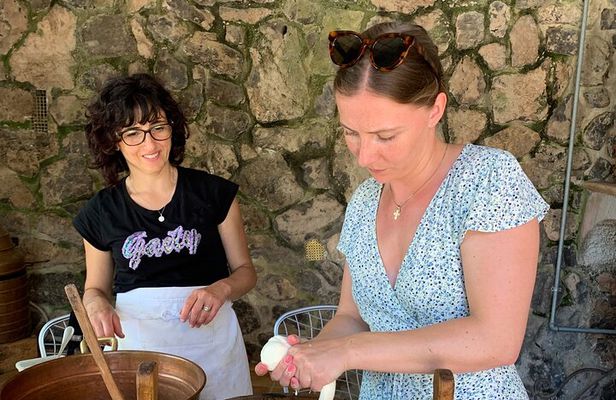 Organic Wine Tasting, Mozzarella, Gnocchi & Tiramisu Workshop