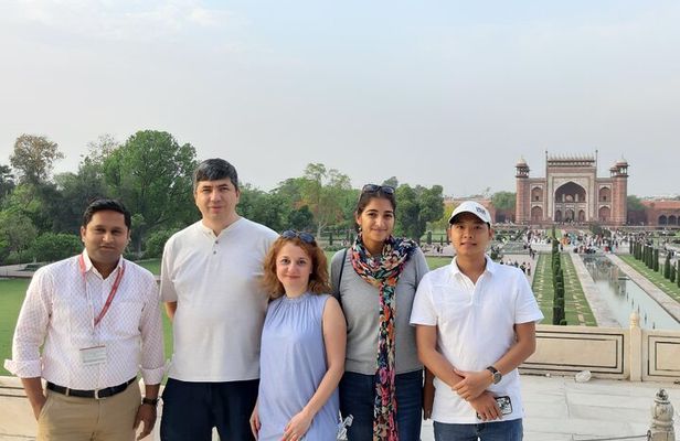 From Delhi Same Day Agra & Fatehpur Sikri Tour by Car