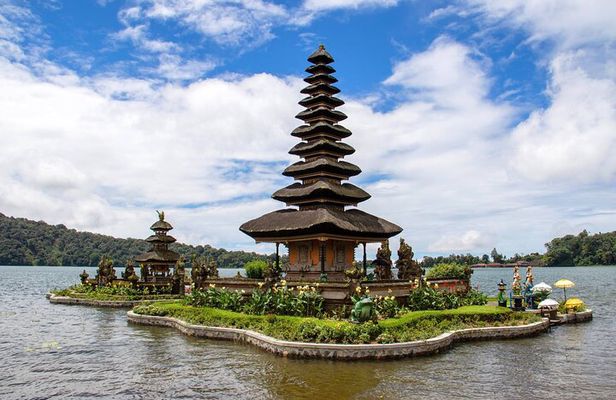 Full Day Wonders of Bali Private Tour with Pickup and Lunch