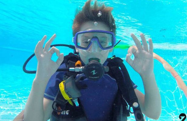 2Hour Bubble Maker 1 Pool Dive with Games in Costa Adeje for Kids