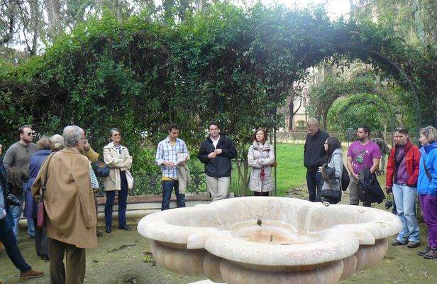 Secrets of Maria Luisa Park and Plaza de España Private Tour