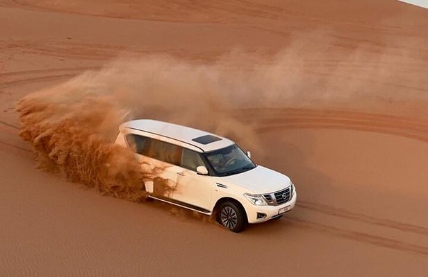 Private Premium Dubai Evening Dune Bashing With Live BBQ