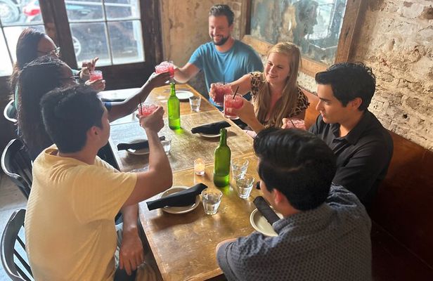 French Quarter Small-Group Cocktail and Foodie Crawl