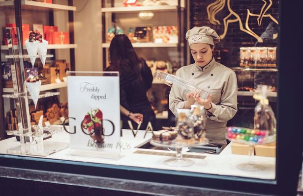 Private Bruges’ Iconic Sites and Chocolate Tasting Tour