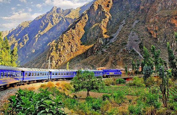 2-Day Machu Picchu Tour by Expedition Train or Voyager Train