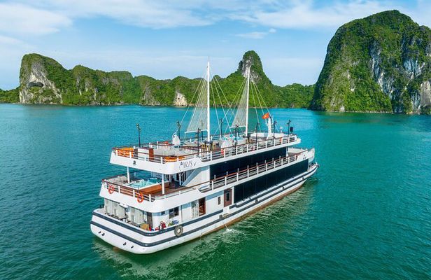 Full Day Tour Halong with Kayak and Special Buffet Lunch