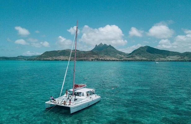 Full Day Private Catamaran Adventure in Ile Aux Cerfs