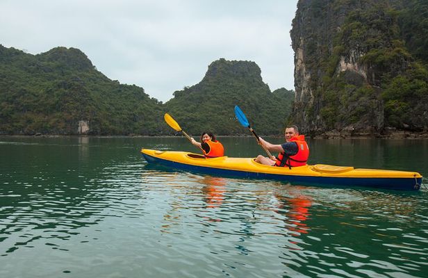 Rosy Cruise 3D2N Halong & Lan Ha Bay – Private Balcony