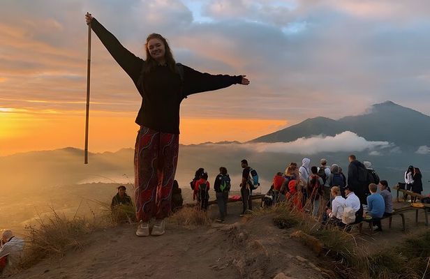 Bali Sunrise Trekking At Mount Batur with Professional Guide