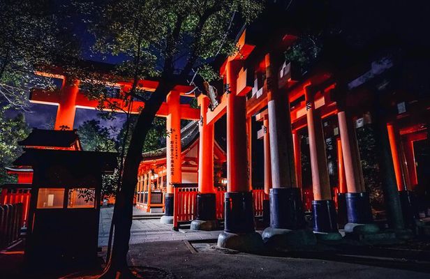 Deep Kyoto Tour in Private Van - guided by Local Expert