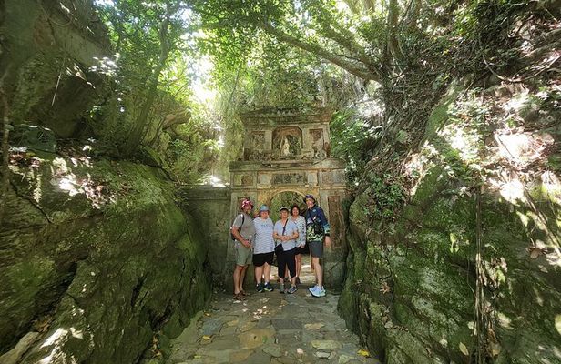 Monkey Mountain, Marble Moutain & Dragon Bridge ( Da Nang city Tour HalfDay )
