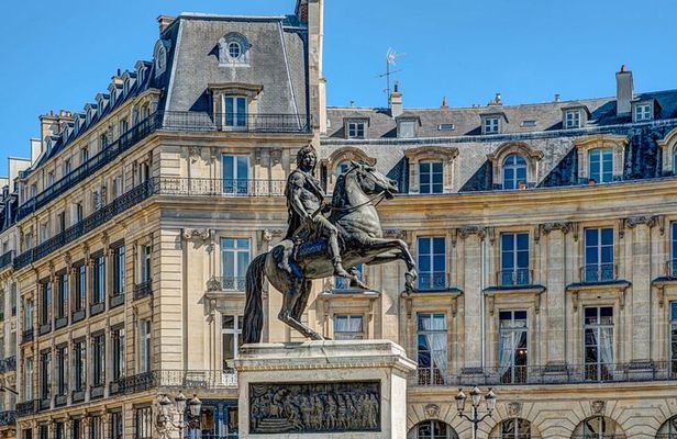 Paris, je t’aime Movie Locations Private Tour in Paris