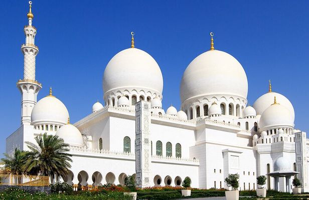 Sheikh Zayed Mosque Half Day Tour in Abu Dhabi