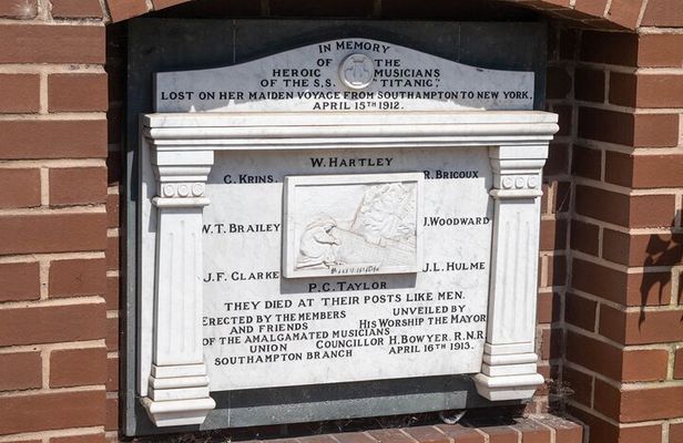 Private Historic Southampton Walking Tour of Titanic Heritage