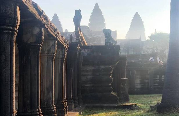 8-Hour Private Guided Tour in Siem Reap Cambodia