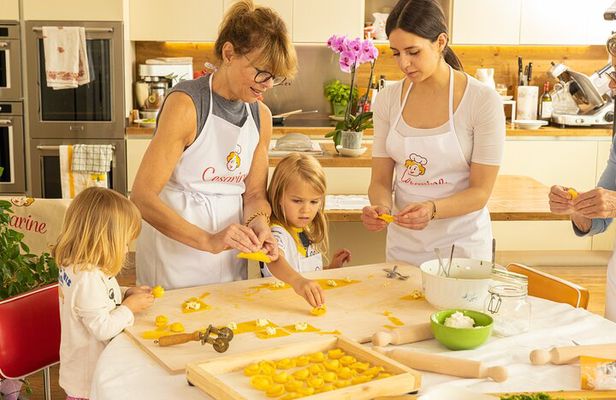 Cesarine: Cooking Class with tasting at Local's Home in Florence