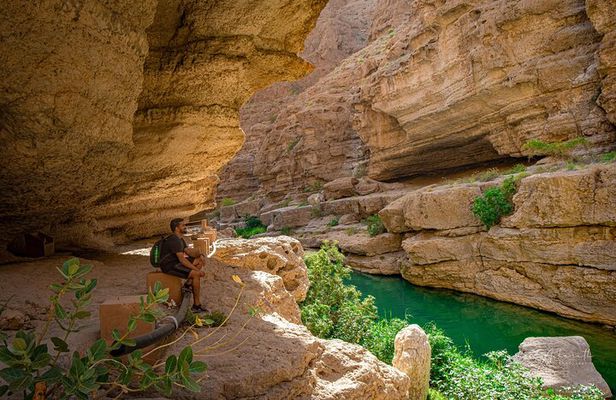 Full-Day Wadi Shab and Bimmah Sinkhole Tour