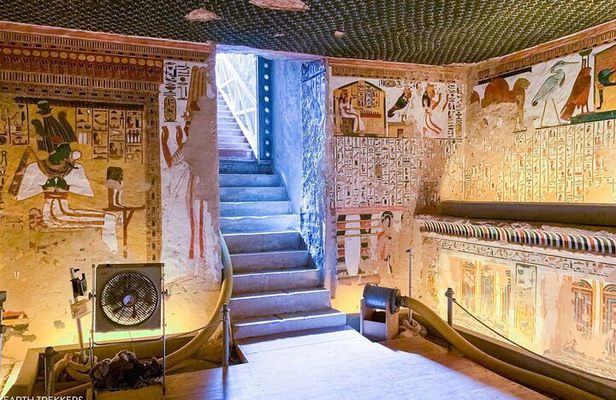 Private Tour in King Tut's, Nefertari Tombs, and Temples in Luxor