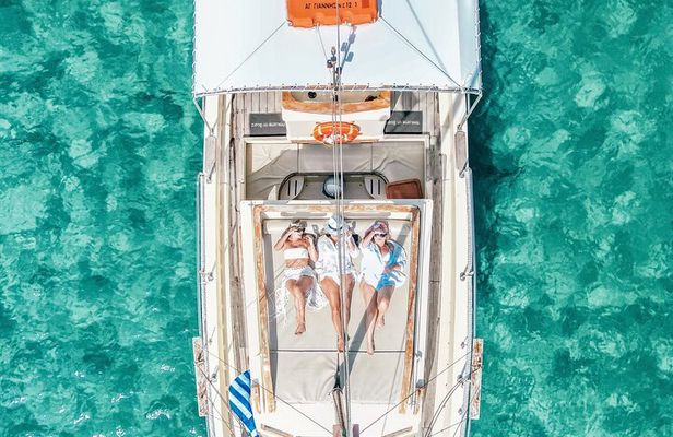 6 Hour Private Cruise in Mykonos with Food and Drinks