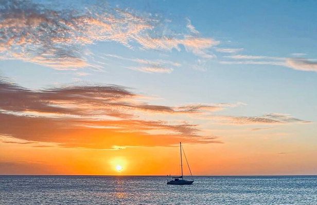 Small Group Waikiki Sunset Sailing Tour