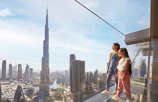 Sky Views Dubai with Glas slide or Edge Walk Options