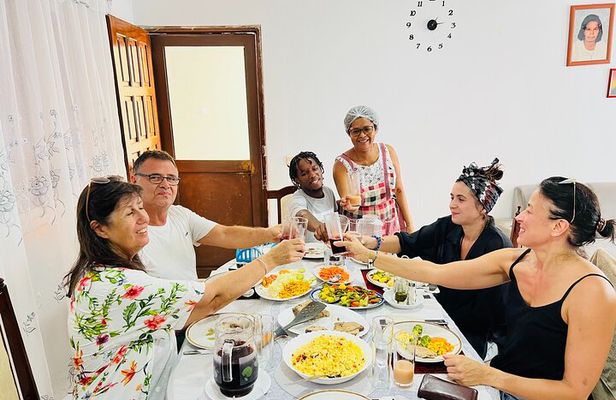 Small-Group 6-Hour Tour with Lunch in Ilha do Sal