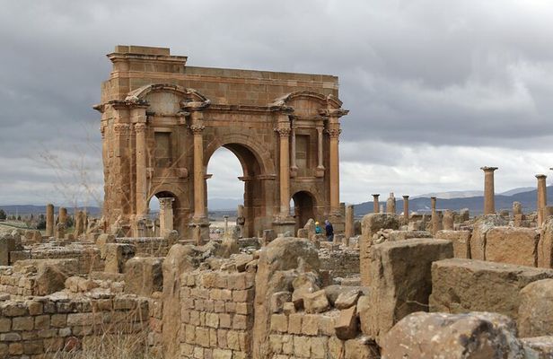 Private Tour Roman Ruins Timgad and Medracen Lunch Included
