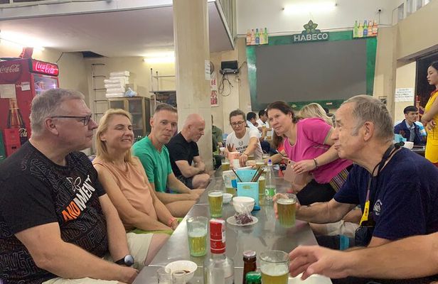 Hanoi hidden street, food tasting with E-bike