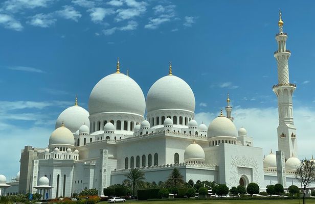 Abu Dhabi Half Day City Tour Sharing Experience