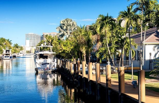 Venice of America Tour | Millionaire's Row | Complimentary Drinks