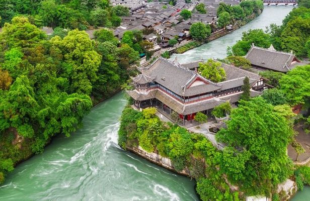 All-Inclusive Private Dujiangyan & Mount Qingcheng Day Tour