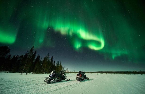 3 Hours Snowmobiling under Auroras and Night Sky
