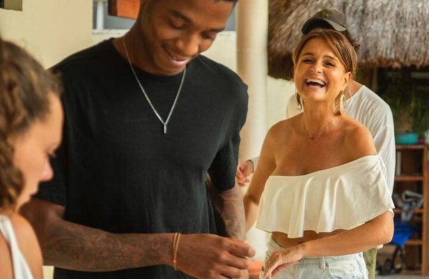 Salsa dancing, Guacamole & Margarita in Bacalar