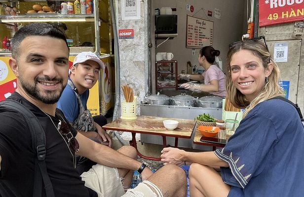 Hanoi Private Guided Street Food Tour with Train Street
