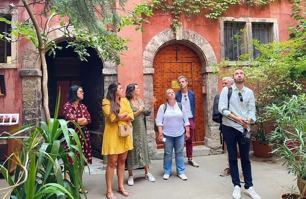 Embark on an aperitif journey through the old town