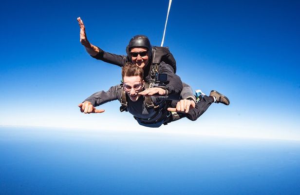 Tandem Skydive Shellharbour Beach 15,000ft
