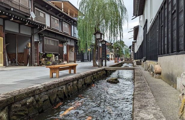 1-Day Tour of Takayama's Cultural Treasures Hida-Furukawa