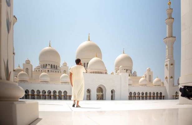 Sheikh Zayed Grand Mosque Tour From Dubai